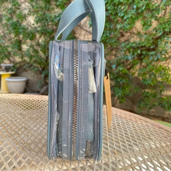 NWT Steve Madden woman's transparent cosmetic bag size medium/ Large - Picture 2 of 9